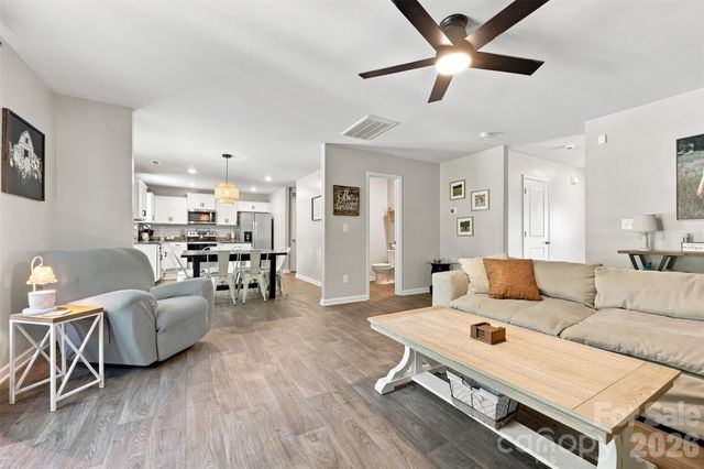 3103 Winesap Drive, Dallas, NC 28034