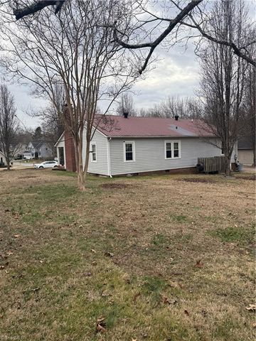 1720 Fisher Ferry Street, Thomasville, NC 27360