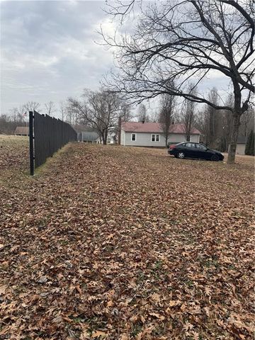 1720 Fisher Ferry Street, Thomasville, NC 27360