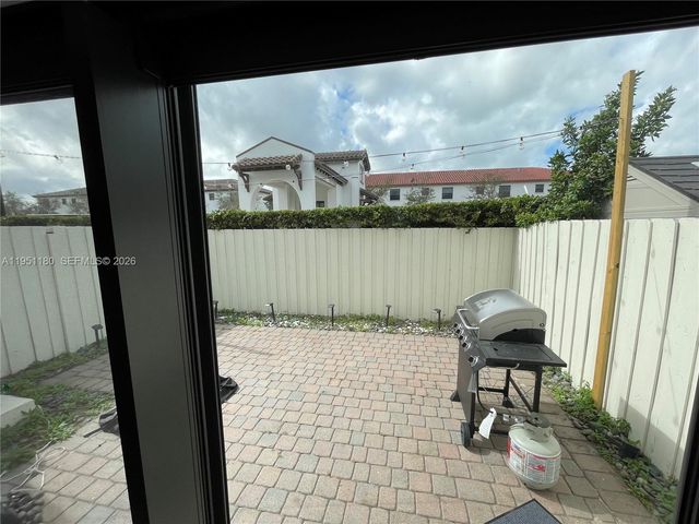 8860 NW 103rd Ave 8860, Doral, FL 33178