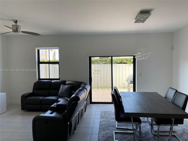 8860 NW 103rd Ave 8860, Doral, FL 33178