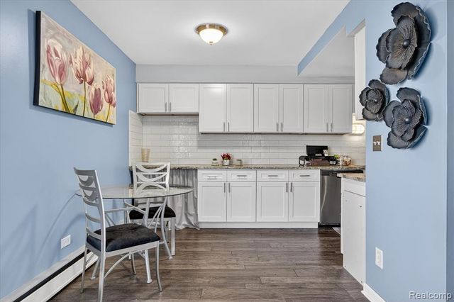 8200 E Jefferson Avenue 209, Detroit, MI 48214