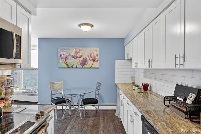 8200 E Jefferson Avenue 209, Detroit, MI 48214