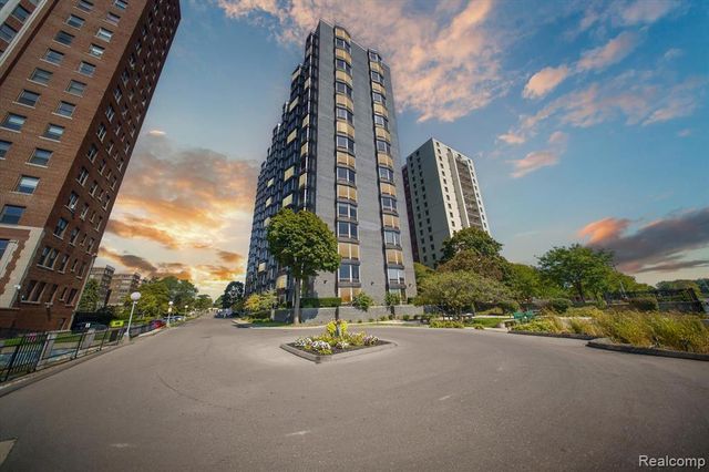 8200 E Jefferson Avenue 209, Detroit, MI 48214