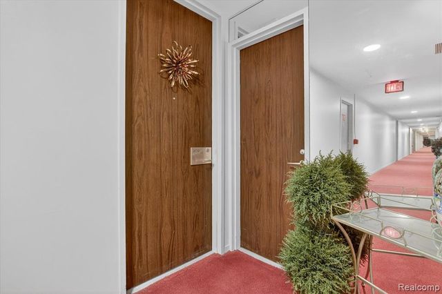 8200 E Jefferson Avenue 209, Detroit, MI 48214