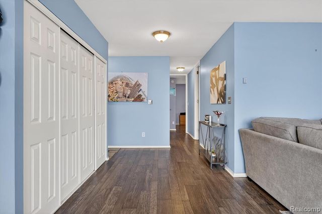 8200 E Jefferson Avenue 209, Detroit, MI 48214