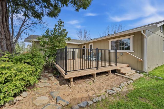 11195 Ringtail Rd, Penn Valley, CA 95946