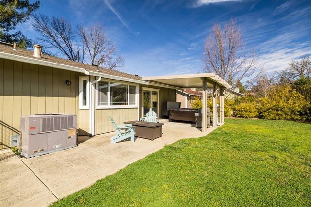 11195 Ringtail Rd, Penn Valley, CA 95946