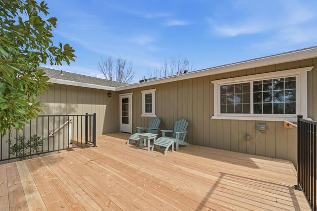 11195 Ringtail Rd, Penn Valley, CA 95946