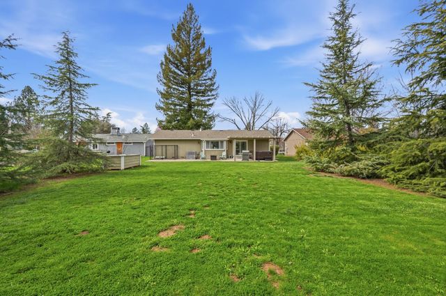 11195 Ringtail Rd, Penn Valley, CA 95946