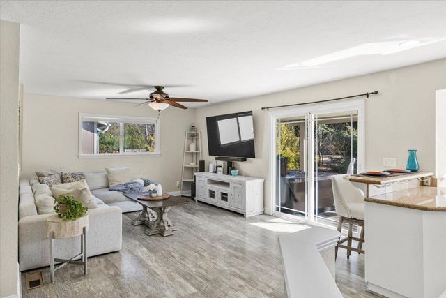 11195 Ringtail Rd, Penn Valley, CA 95946