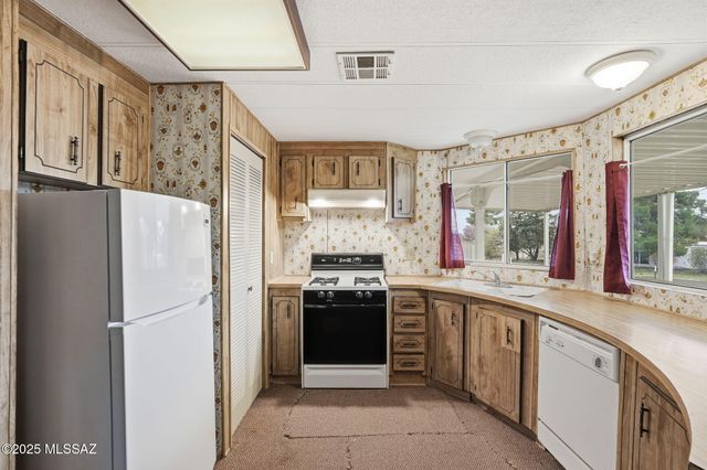 2245 W Camino Amigo, Oracle, AZ 85623