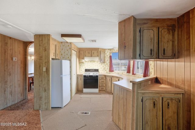 2245 W Camino Amigo, Oracle, AZ 85623