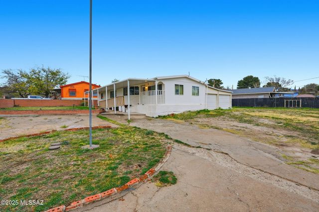 2245 W Camino Amigo, Oracle, AZ 85623