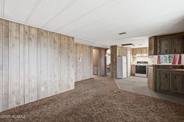 2245 W Camino Amigo, Oracle, AZ 85623