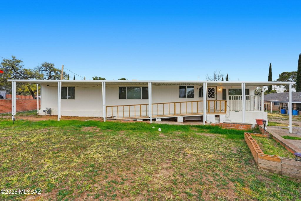 2245 W Camino Amigo, Oracle, AZ 85623