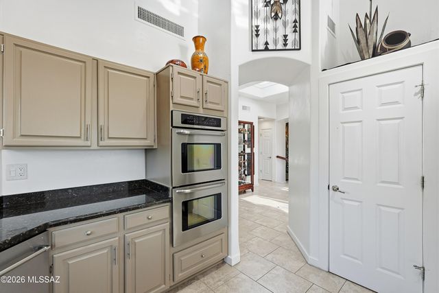 2290 W Catalpa Road, Tucson, AZ 85742