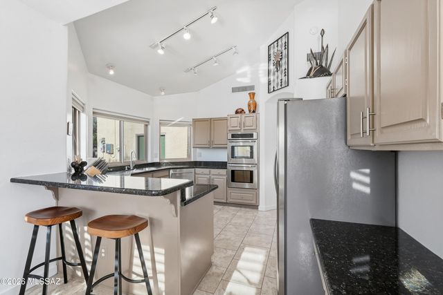 2290 W Catalpa Road, Tucson, AZ 85742