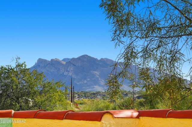 2290 W Catalpa Road, Tucson, AZ 85742