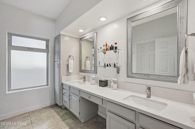 2290 W Catalpa Road, Tucson, AZ 85742