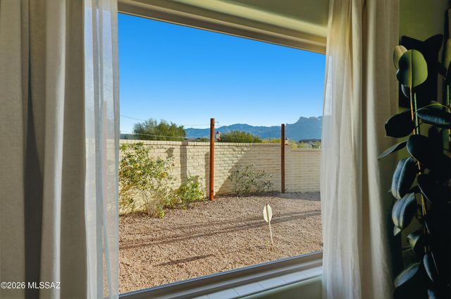 2290 W Catalpa Road, Tucson, AZ 85742