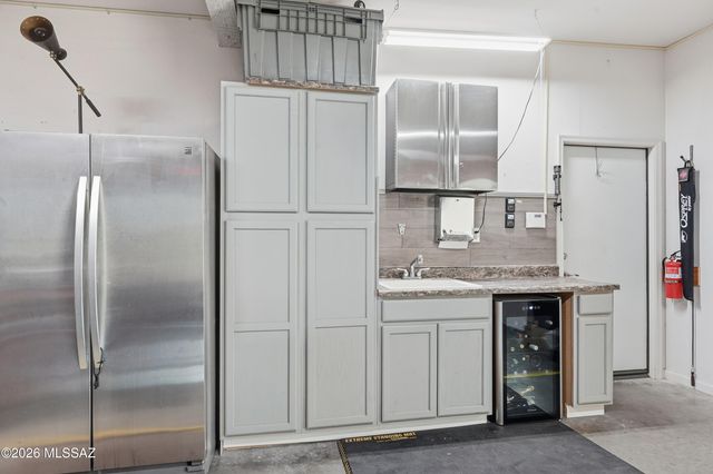 2290 W Catalpa Road, Tucson, AZ 85742