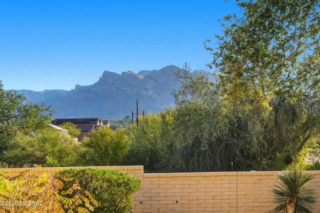 2290 W Catalpa Road, Tucson, AZ 85742