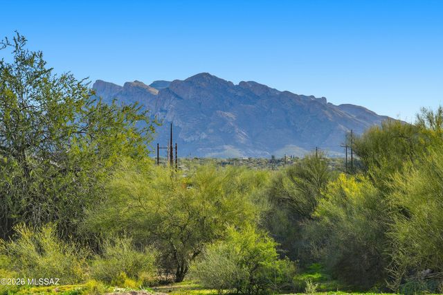 2290 W Catalpa Road, Tucson, AZ 85742