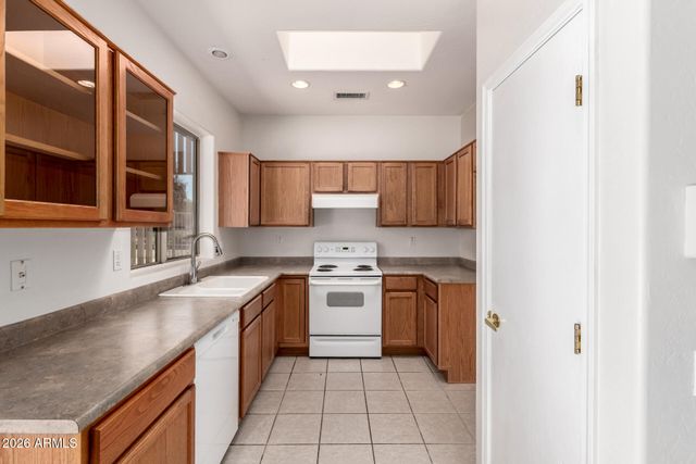 21067 N SEQUOIA CREST Drive, Surprise, AZ 85387