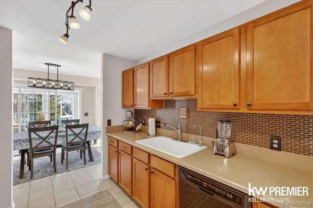 5962 Augusta Lane, Grand Blanc, MI 48439