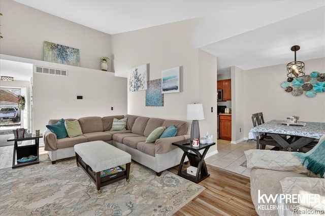 5962 Augusta Lane, Grand Blanc, MI 48439