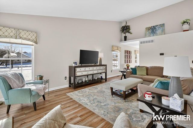 5962 Augusta Lane, Grand Blanc, MI 48439