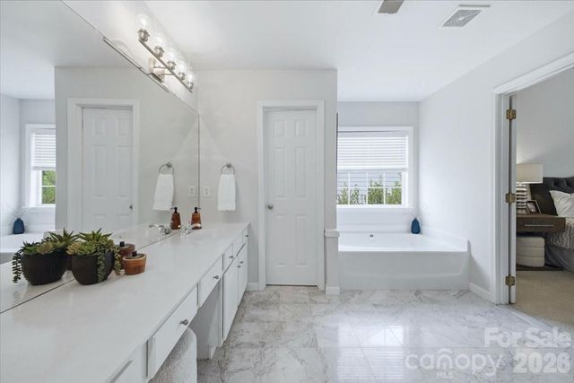 3524 Arborhill Road, Charlotte, NC 28270
