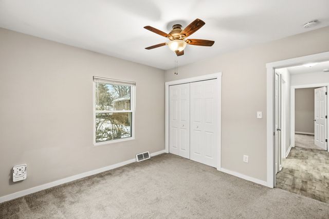 1728 Northwest Drive, Des Moines, IA 50310