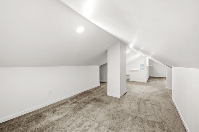 1728 Northwest Drive, Des Moines, IA 50310