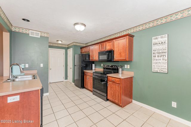 6110 Port Antonio Rd, Louisville, KY 40219