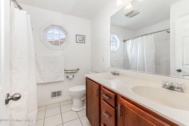 6110 Port Antonio Rd, Louisville, KY 40219