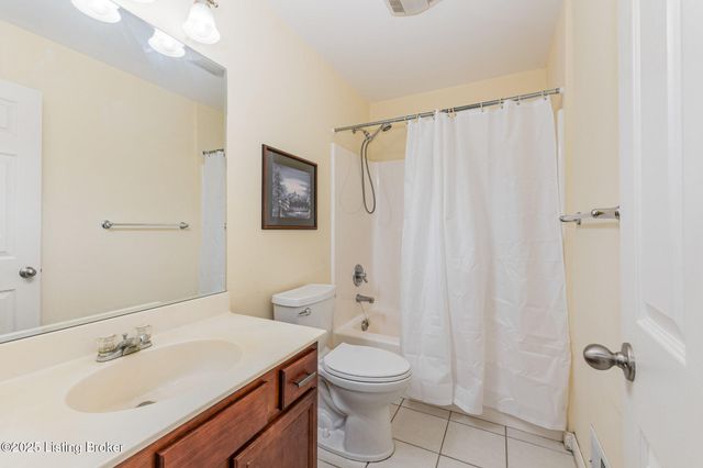 6110 Port Antonio Rd, Louisville, KY 40219