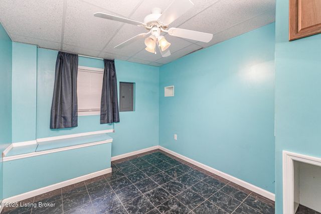 6110 Port Antonio Rd, Louisville, KY 40219