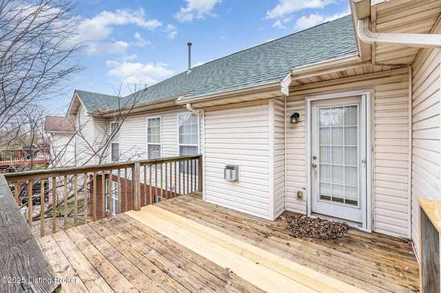 6110 Port Antonio Rd, Louisville, KY 40219