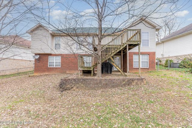 6110 Port Antonio Rd, Louisville, KY 40219