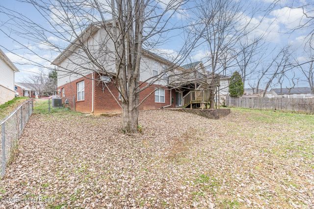 6110 Port Antonio Rd, Louisville, KY 40219