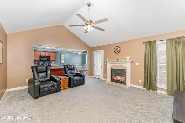 6110 Port Antonio Rd, Louisville, KY 40219