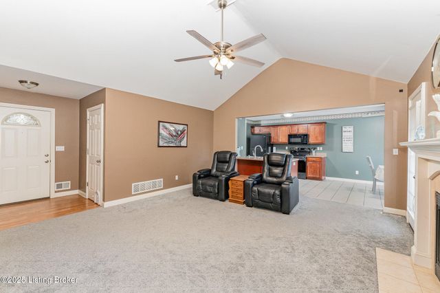 6110 Port Antonio Rd, Louisville, KY 40219