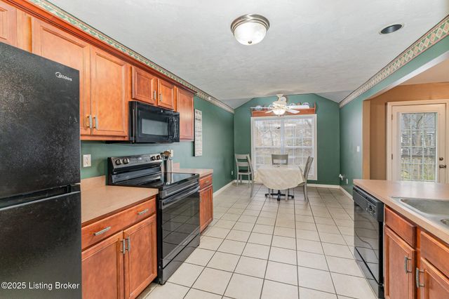 6110 Port Antonio Rd, Louisville, KY 40219