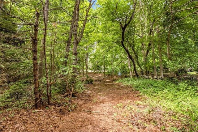 16 South Main Street, Carver, MA 02330