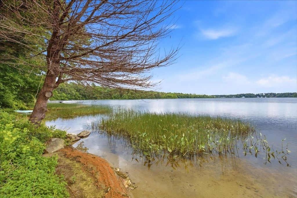 16 South Main Street, Carver, MA 02330