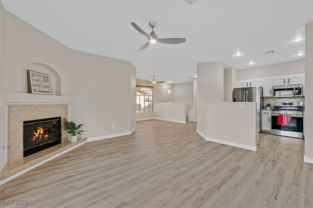 8737 Red Brook Drive 201, Las Vegas, NV 89128