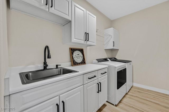 8737 Red Brook Drive 201, Las Vegas, NV 89128