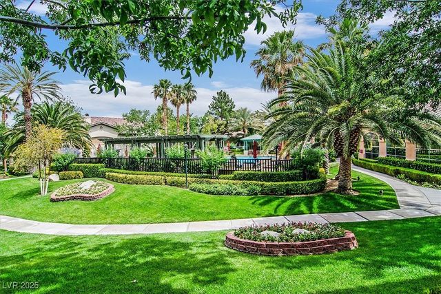8737 Red Brook Drive 201, Las Vegas, NV 89128